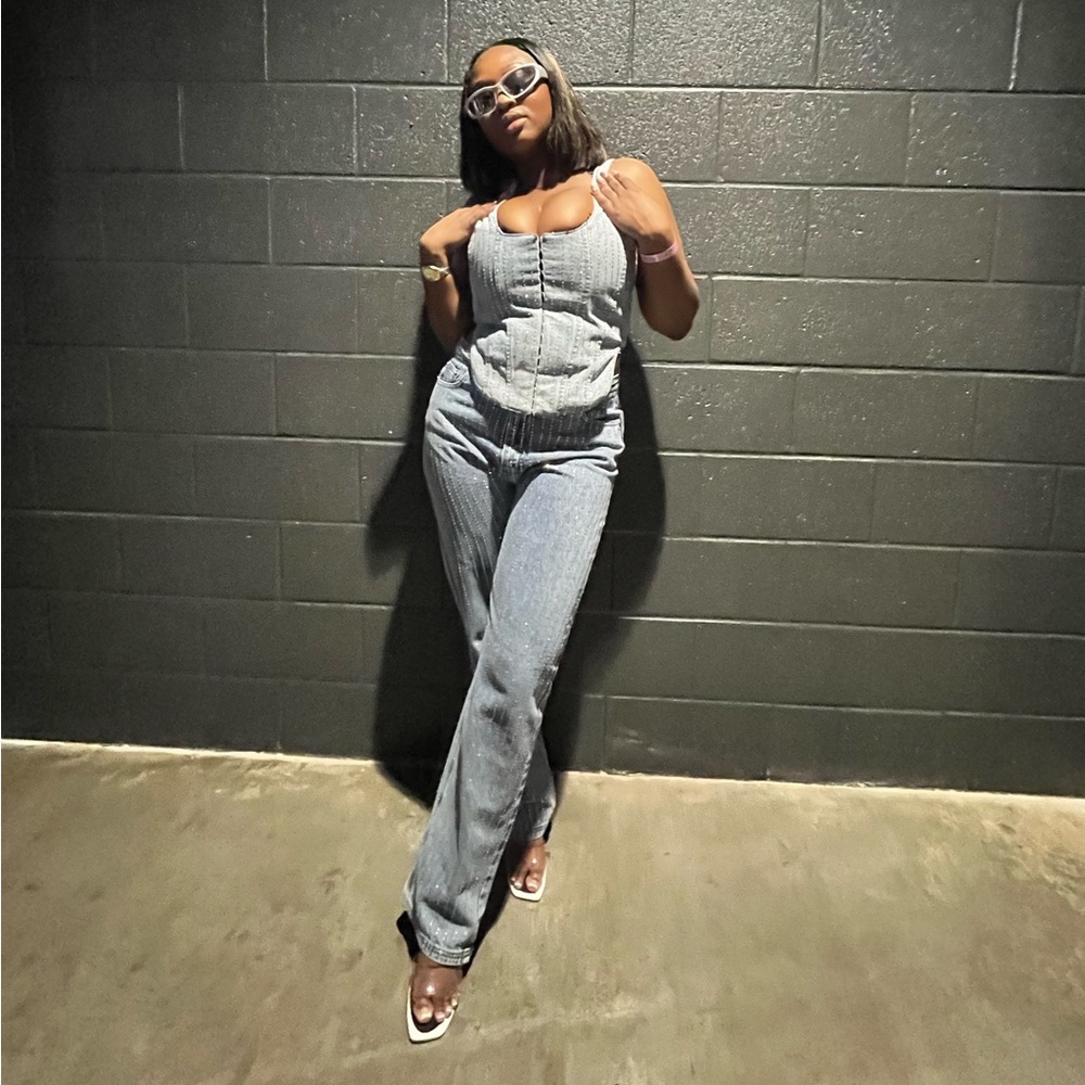 Rhinestone Mom Jeans - MANIÈRE DE VOIR